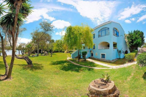 Flat in Gouvia with a garden